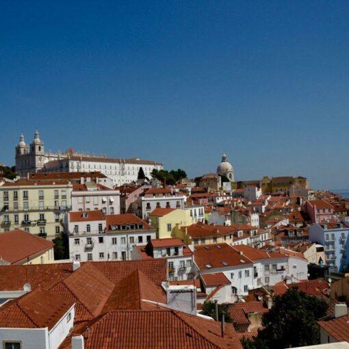 lisbon-hidden-gems-things-to-do-walking-tour-history-friends-couples-groups-activities