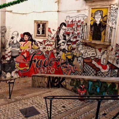 lisbon-street-art-bairro-alfama-fado-vadio